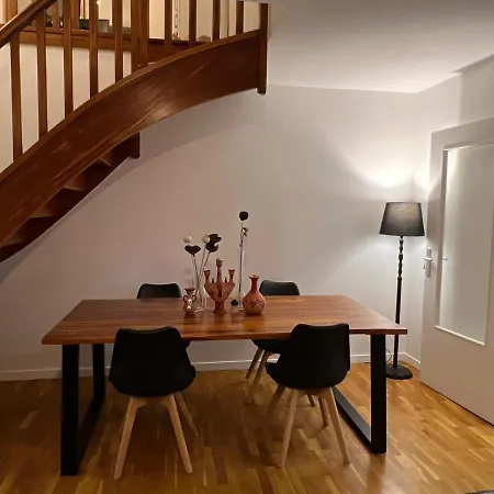 Проживание в семье Entire With Terrace