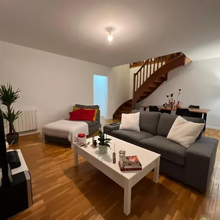 Проживание в семье Entire With Terrace