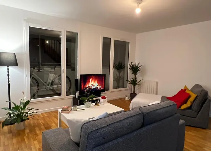 Проживание в семье Entire With Terrace